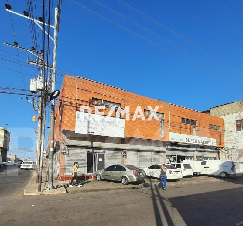 Local Comercial en Venta, Centro de Punto Fijo.