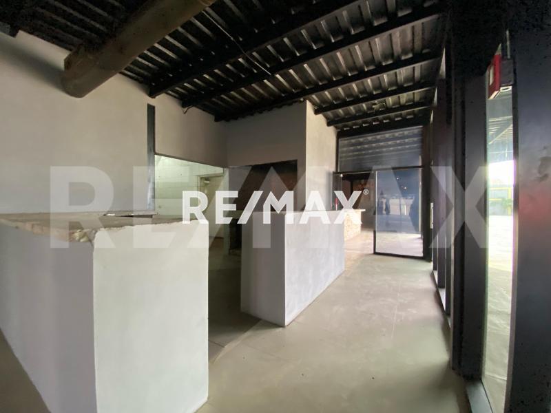 VENTA LOCALES  PUERTA MARAVEN AV OLLARVIDES