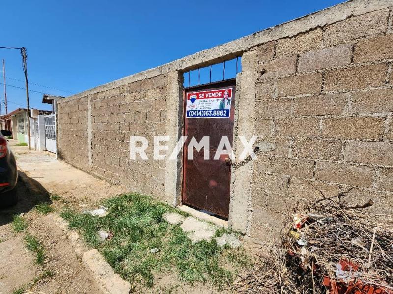 TERRENO EN VENTA URB CASACOIMA