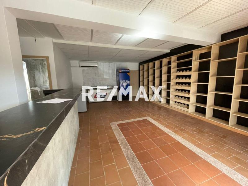 En Venta Local Comercial av los caobos, urb santa irene