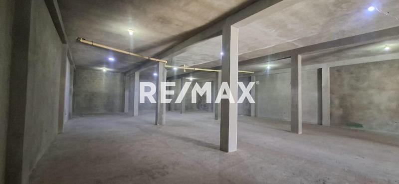 En Alquiler Negocio Avenida Santa Lucia, Santa Irene