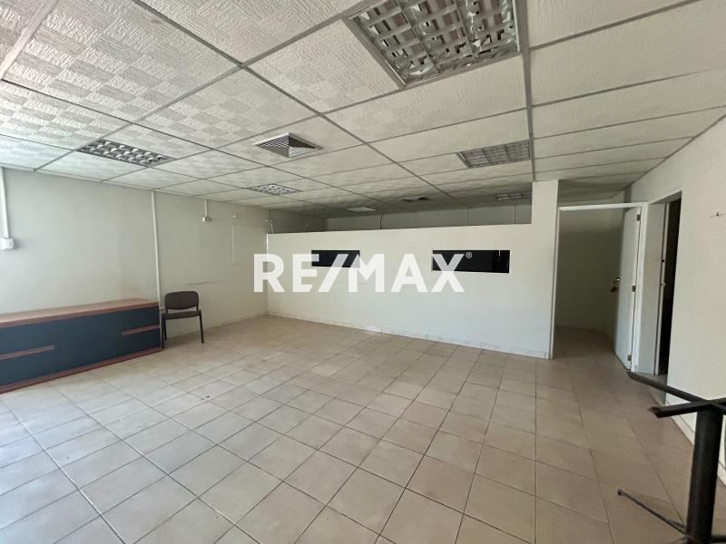 En Alquiler Local Industrial y Galpón Avenida Pumarrosa, Centro, Punto Fijo, Carirubana, Falcón, 4102, VEN