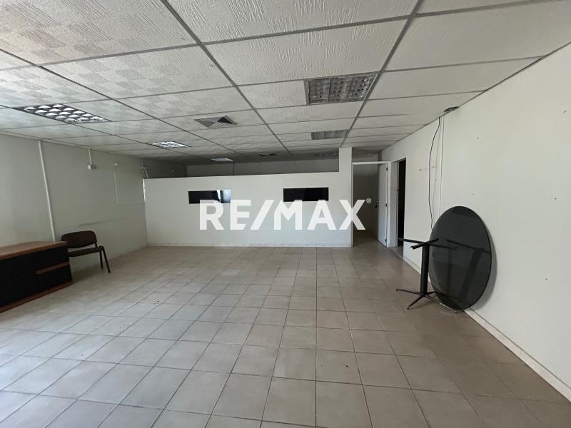 En Alquiler Local Industrial y Galpón Avenida Pumarrosa, Centro, Punto Fijo, Carirubana, Falcón, 4102, VEN