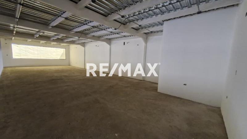 En Venta Local Comercial Avenida Ollarvides, Puerta Maraven, Cardón, Carirubana, Falcón, 4154, VEN