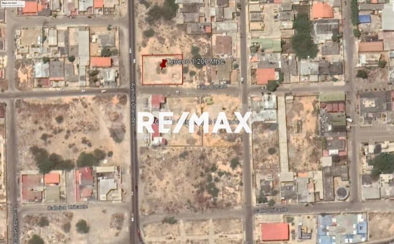 En Venta Terreno y Parcela Av. Ollarvides, Puerta Maraven, Falcon, Venezuela.