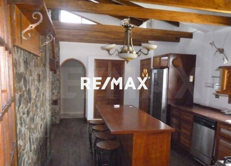 En Venta Casa o TownHouse Calle Yacambú, Judibana, Punto Fijo, Falcon, Venezuela.