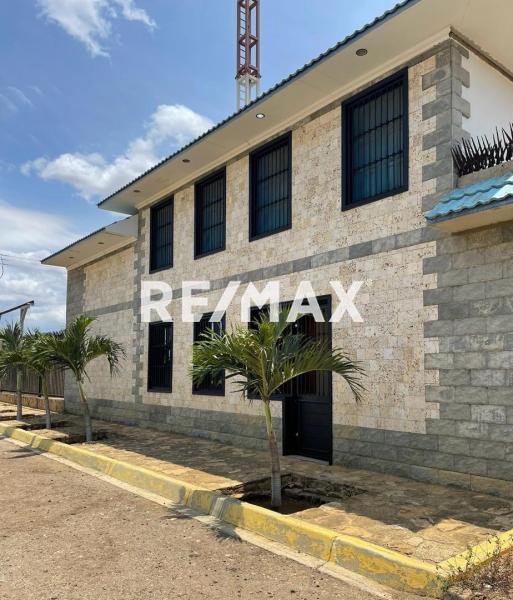 En Alquiler Local Industrial y Galpón Los Taques, Falcón, VEN