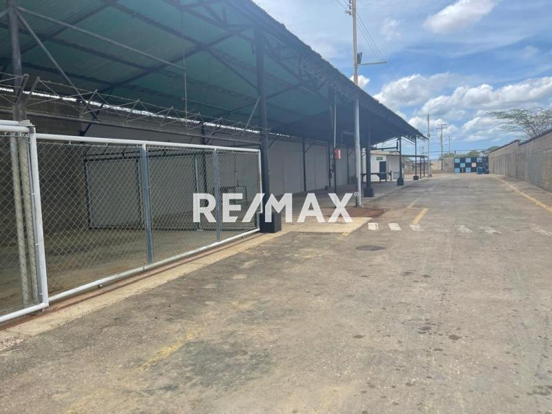 En Alquiler Local Industrial y Galpón Los Taques, Falcón, VEN