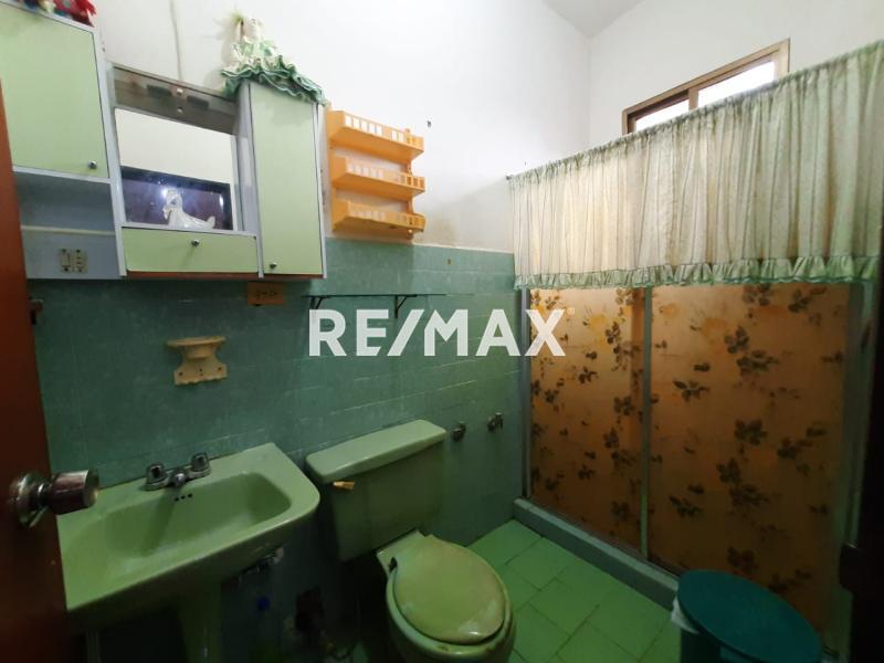 En Alquiler Casa o TownHouse Los Caciques, Punto Fijo, Municipio Carirubana del Estado Falcon, VEN.