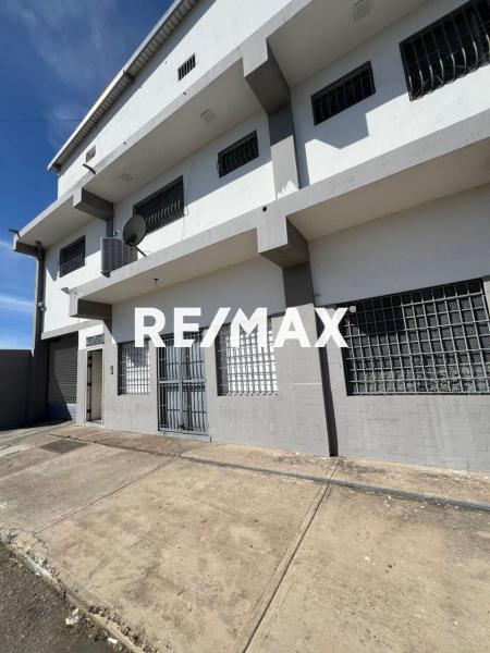 En Alquiler Oficina Avenida Jacinto Lara, Centro, Punto Fijo, Carirubana, Falcón, 4102, VEN