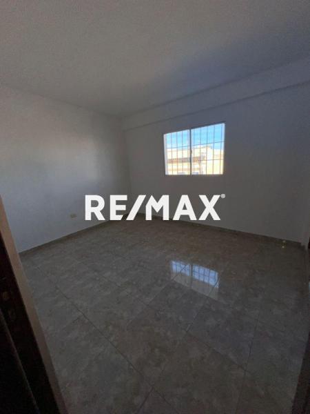 En Alquiler Oficina Avenida Jacinto Lara, Centro, Punto Fijo, Carirubana, Falcón, 4102, VEN