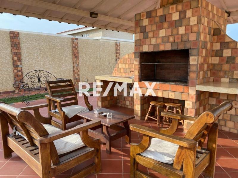 En Venta Casa o TownHouse Conjunto Residencial Villa Norte Puerta Maraven