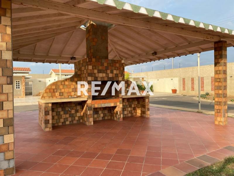 En Venta Casa o TownHouse Conjunto Residencial Villa Norte Puerta Maraven