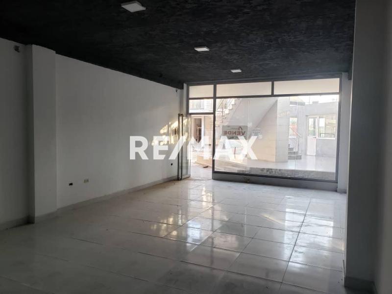 En Venta Local Comercial Avenida Ollarvides, Puerta Maraven, Cardón, Carirubana, Falcón, 4154, VEN