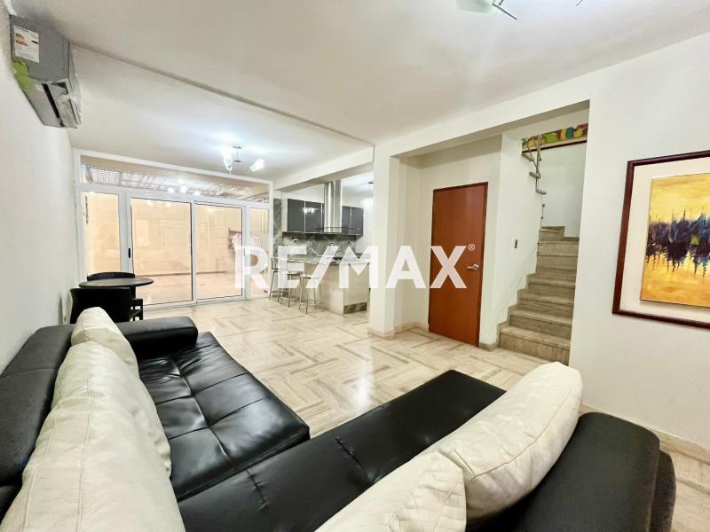 En Alquiler Casa o TownHouse Urb Casacoima , Ave 27 de Febrero.