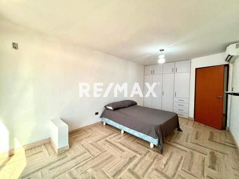 En Alquiler Casa o TownHouse Urb Casacoima , Ave 27 de Febrero.