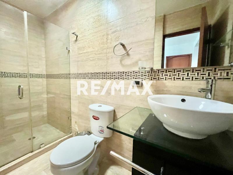 En Alquiler Casa o TownHouse Urb Casacoima , Ave 27 de Febrero.