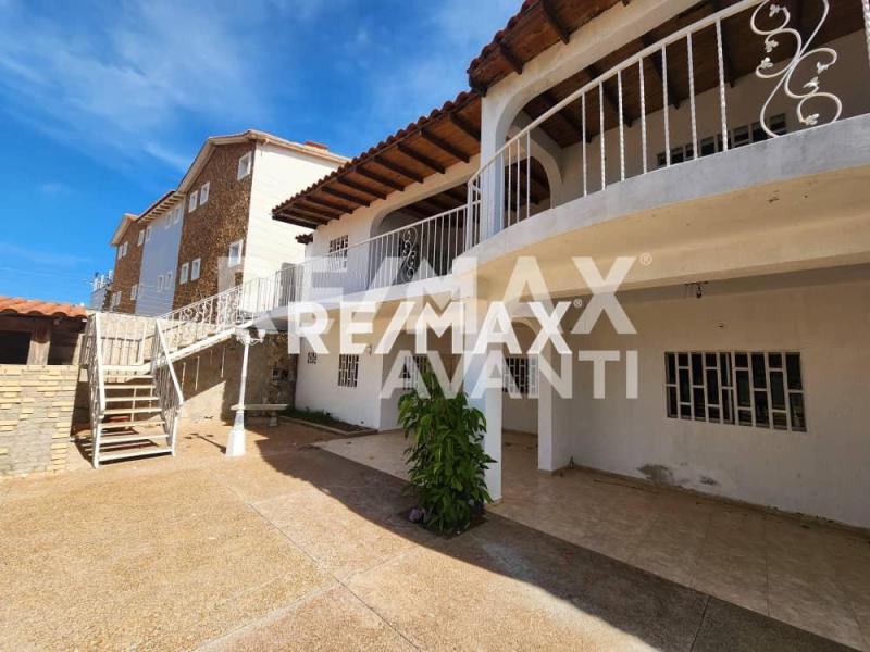 En Venta Casa o TownHouse VILLA MARINA, LOS TAQUES