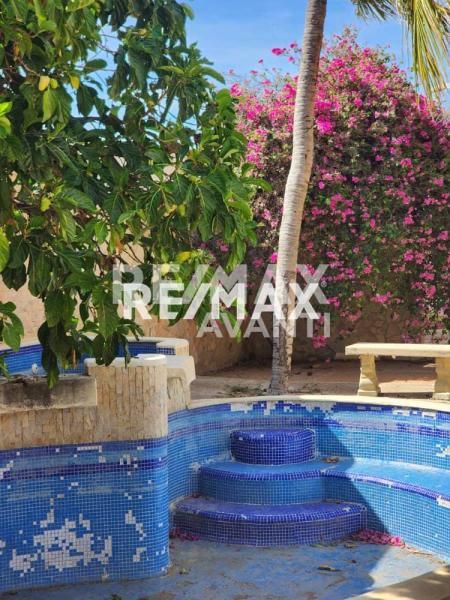 En Venta Casa o TownHouse VILLA MARINA, LOS TAQUES