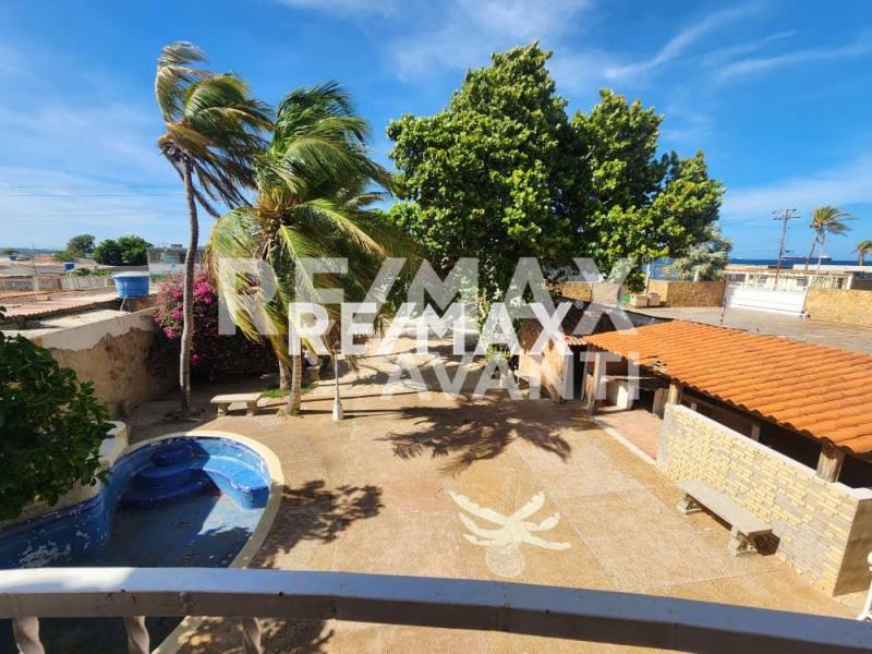 En Venta Casa o TownHouse VILLA MARINA, LOS TAQUES