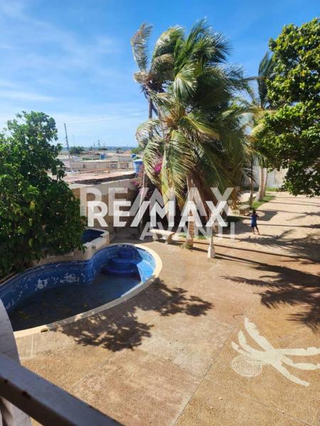 En Venta Casa o TownHouse VILLA MARINA, LOS TAQUES