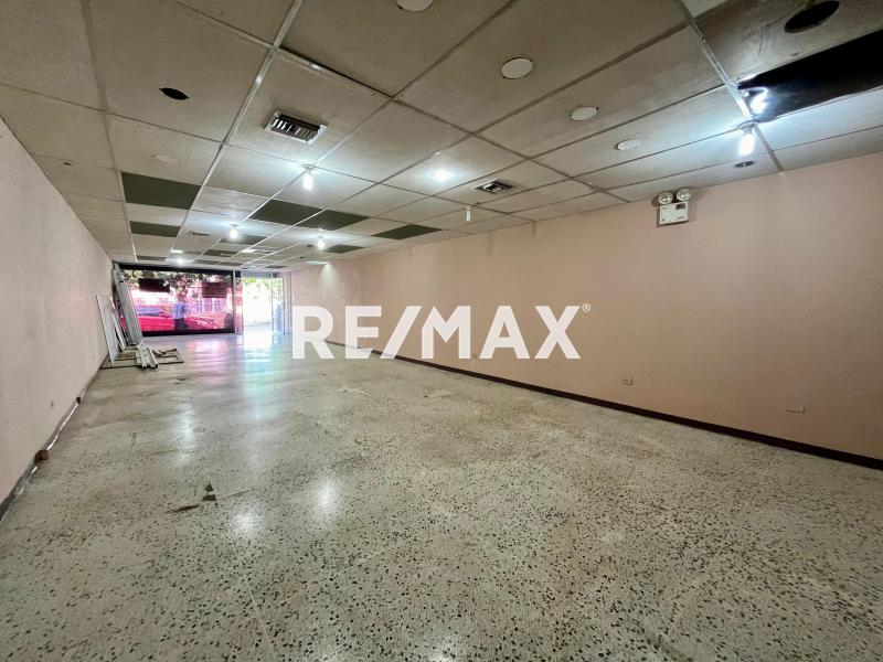 En Venta Local Comercial Centro Comercial Sambil Paraguaná, Punto Fijo, Edo. Falcón, VEN.