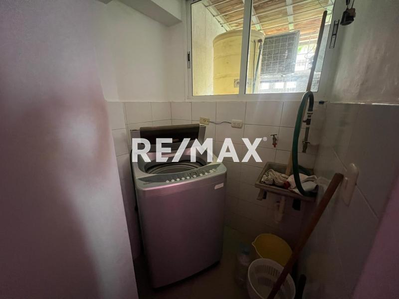 En Alquiler Apartamento Avenida Pumarrosa, Caja de Agua, Punto Fijo, Falcón, 4102, VEN