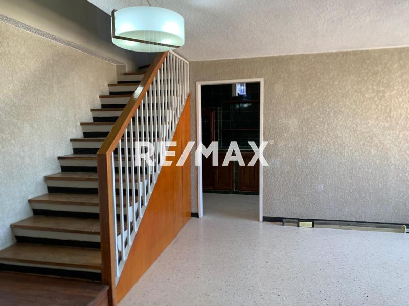 En Alquiler Apartamento Avenida Pumarrosa, Caja de Agua, Punto Fijo, Falcón, 4102, VEN