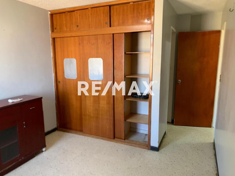 En Alquiler Apartamento Avenida Pumarrosa, Caja de Agua, Punto Fijo, Falcón, 4102, VEN