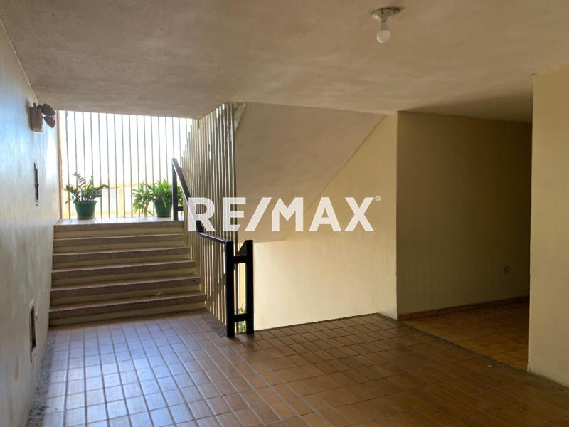 En Alquiler Apartamento Avenida Pumarrosa, Caja de Agua, Punto Fijo, Falcón, 4102, VEN