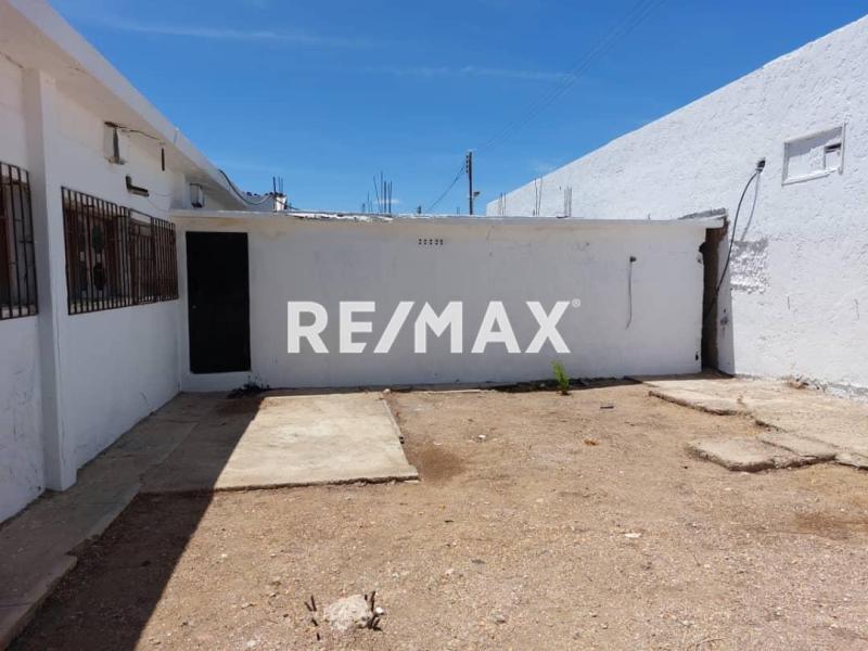 En Venta Local Comercial Urbanización Zarabon.