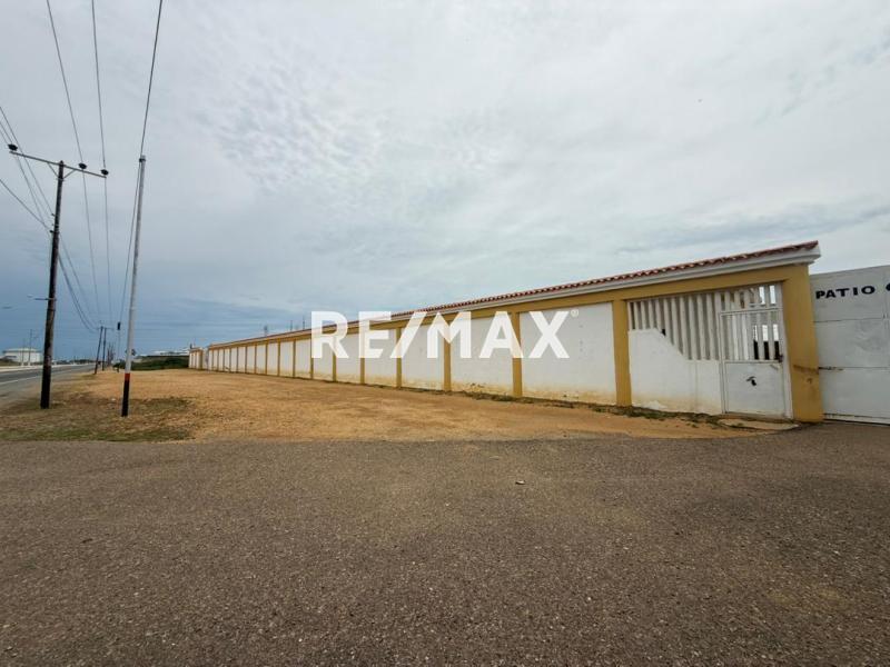 En Alquiler Local Industrial y Galpón Vía Judibana.