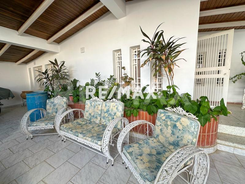 En Venta Casa o TownHouse PUERTA MARAVEN CALLE CURIMAGUA