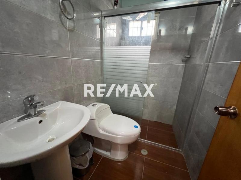 En Alquiler Casa o TownHouse PUERTA MARAVEN URB. DE MARAQUIVA