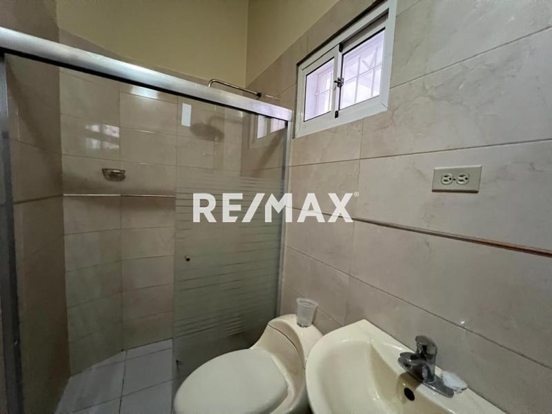 En Alquiler Casa o TownHouse PUERTA MARAVEN URB. DE MARAQUIVA