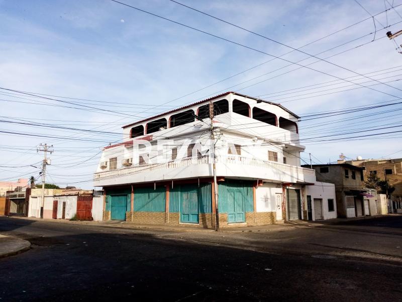 En Venta Edificio Calle Arismendi, Punto Fijo Municipio Carirubana, Estado Falcon. VEN