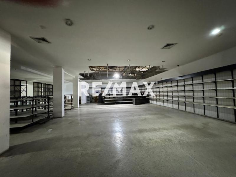 En Alquiler Local Industrial y Galpón Callejón Altagracia, Centro, Punto Fijo, Falcón, 4102, VEN