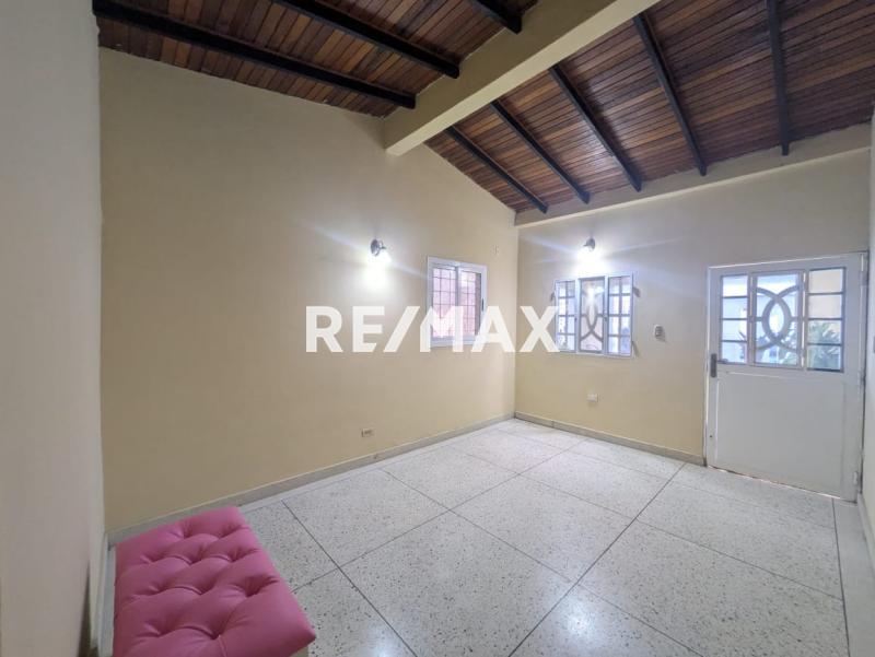 En Alquiler Casa o TownHouse urbanización pedro Manuel Arcaya I