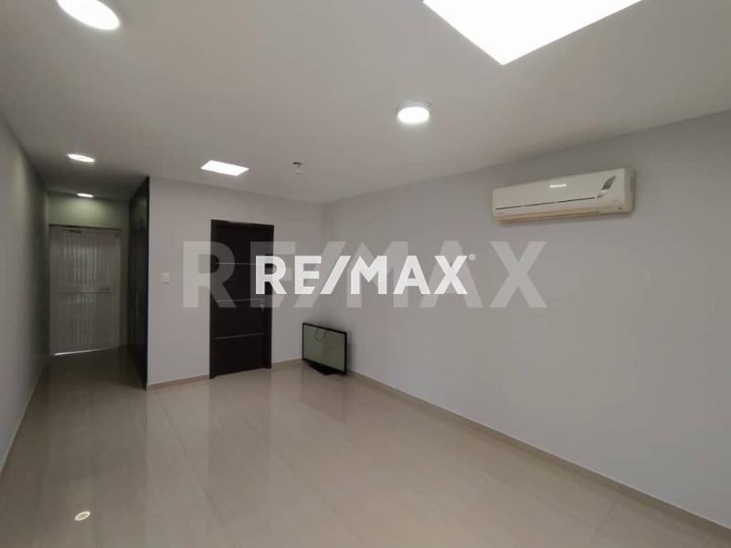 En Alquiler Casa o TownHouse Urb. Villas Paraiso,  Punto Fijo Estado Falcon