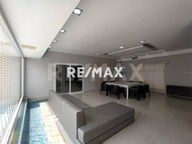 En Alquiler Casa o TownHouse Urb. Villas Paraiso,  Punto Fijo Estado Falcon