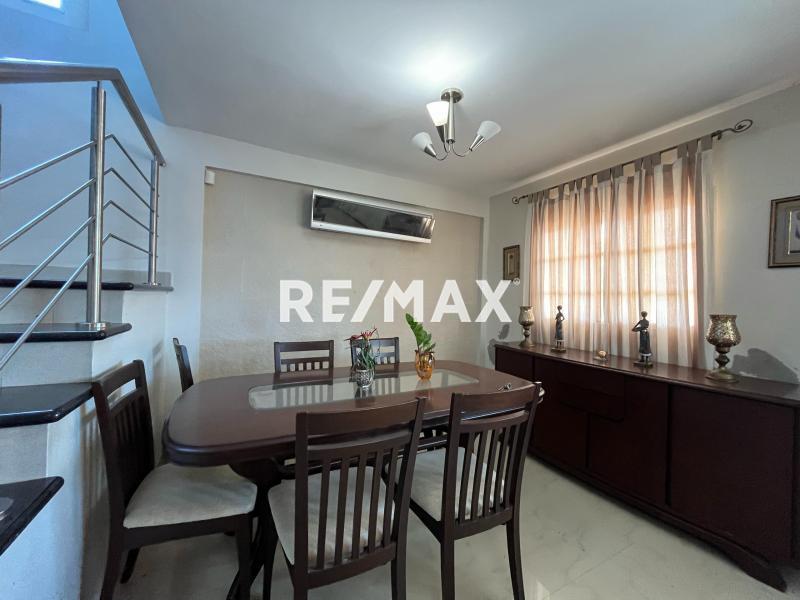 En Alquiler Casa o TownHouse Urb. Villas Paraiso,  Punto Fijo Estado Falcon