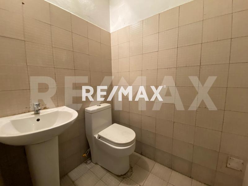 En Venta Local Comercial Avenida Ollarvides, Puerta Maraven, Cardón, Falcón, 4167, VEN