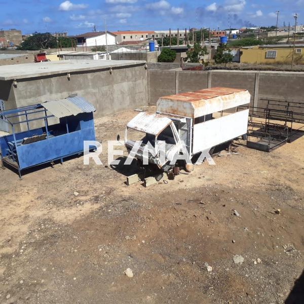 En Venta Local Industrial y Galpón Urb. Brisamar, Cardón, Falcón, 4154, VEN