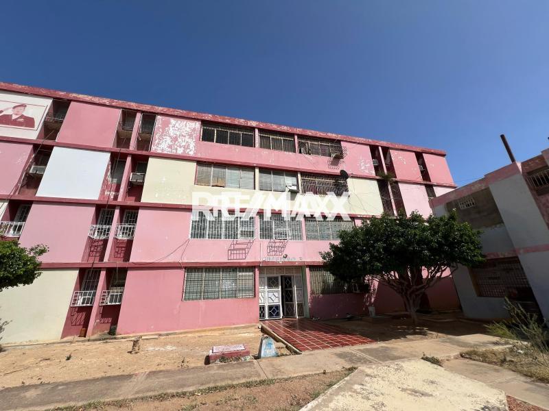 En Venta Apartamento Avenida Girardot, Centro, Punto Fijo, Falcón, 4102, VEN