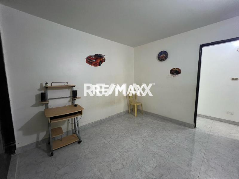 En Venta Apartamento Avenida Girardot, Centro, Punto Fijo, Falcón, 4102, VEN