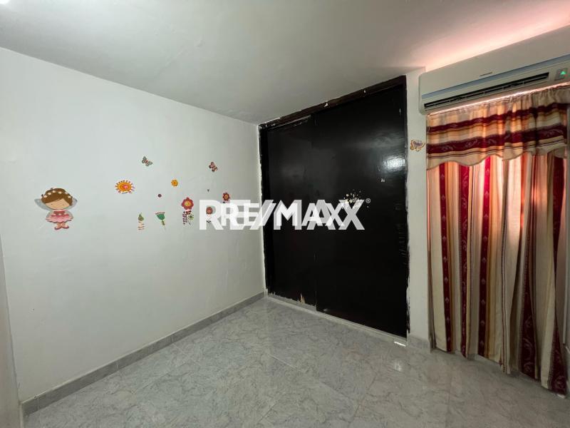 En Venta Apartamento Avenida Girardot, Centro, Punto Fijo, Falcón, 4102, VEN