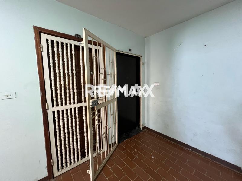 En Venta Apartamento Avenida Girardot, Centro, Punto Fijo, Falcón, 4102, VEN