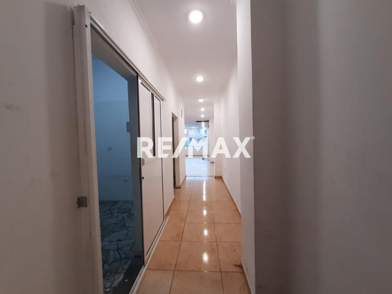 En Alquiler Local Comercial Santa Irene, C.C Punto Fijo Plaza, Punto Fijo, Municipio Carirubana del Estado Falcon, Venezuela. - Foto 4