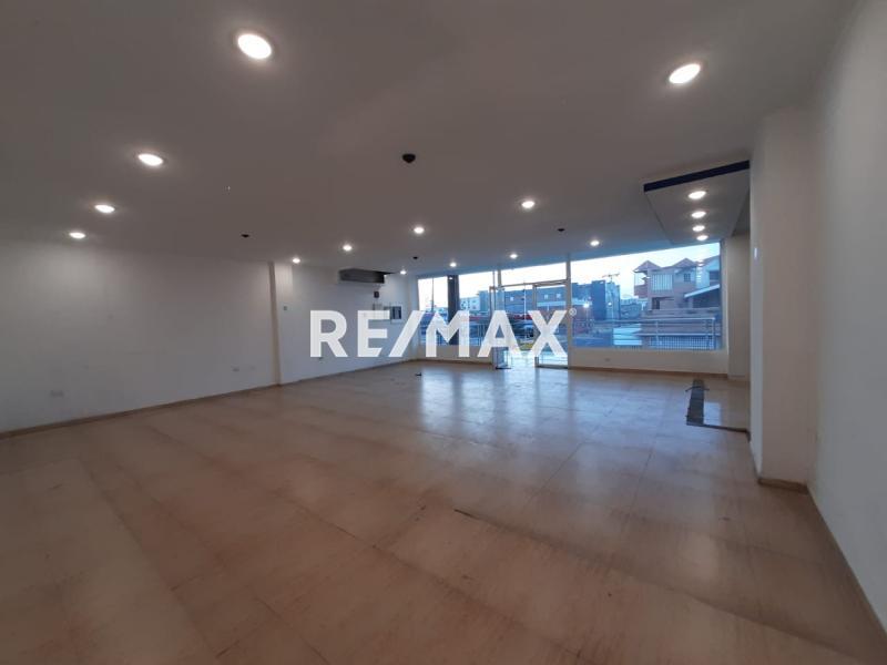 En Alquiler Local Comercial Santa Irene, C.C Punto Fijo Plaza, Punto Fijo, Municipio Carirubana del Estado Falcon, Venezuela. - Foto 5