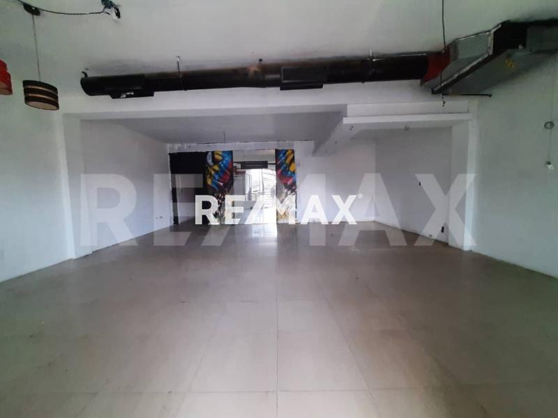 En Alquiler Local Comercial Santa Irene, C.C Punto Fijo Plaza, Punto Fijo, Municipio Carirubana del Estado Falcon, Venezuela. - Foto 11